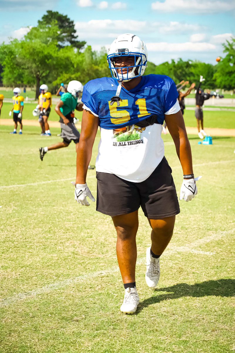 KelleyZyquaz's tweet image. Spring Practice 2024-2025 Lets Work! 🤙🏾🏈
#juniorsznloading