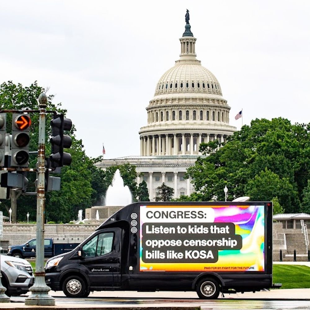 This was super cool. We had a billboard truck outside Congress today displaying comments from LGBTQ youth and parents of trans kids explaining why they feel censorship-based bills like #KOSA would make them less safe. I hope lawmakers listen. fightforthefuture.org/news/2024-05-2…