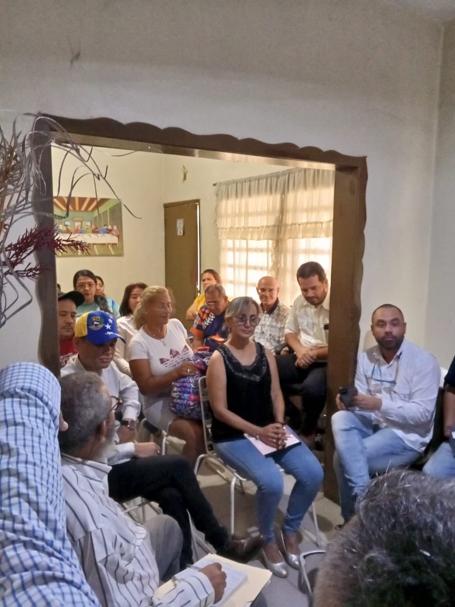 El Comando de Campaña Estadal sigue de gira 🙌🏻, el día de hoy visitando a los equipos de #SanRafaelDeOnoto y #AguaBlanca , reuniones de trabajo, constatando las labores municipales 🇻🇪

¡Avanzamos, lo vamos a lograr! #28Jul 🗳️ #HastaElFinal