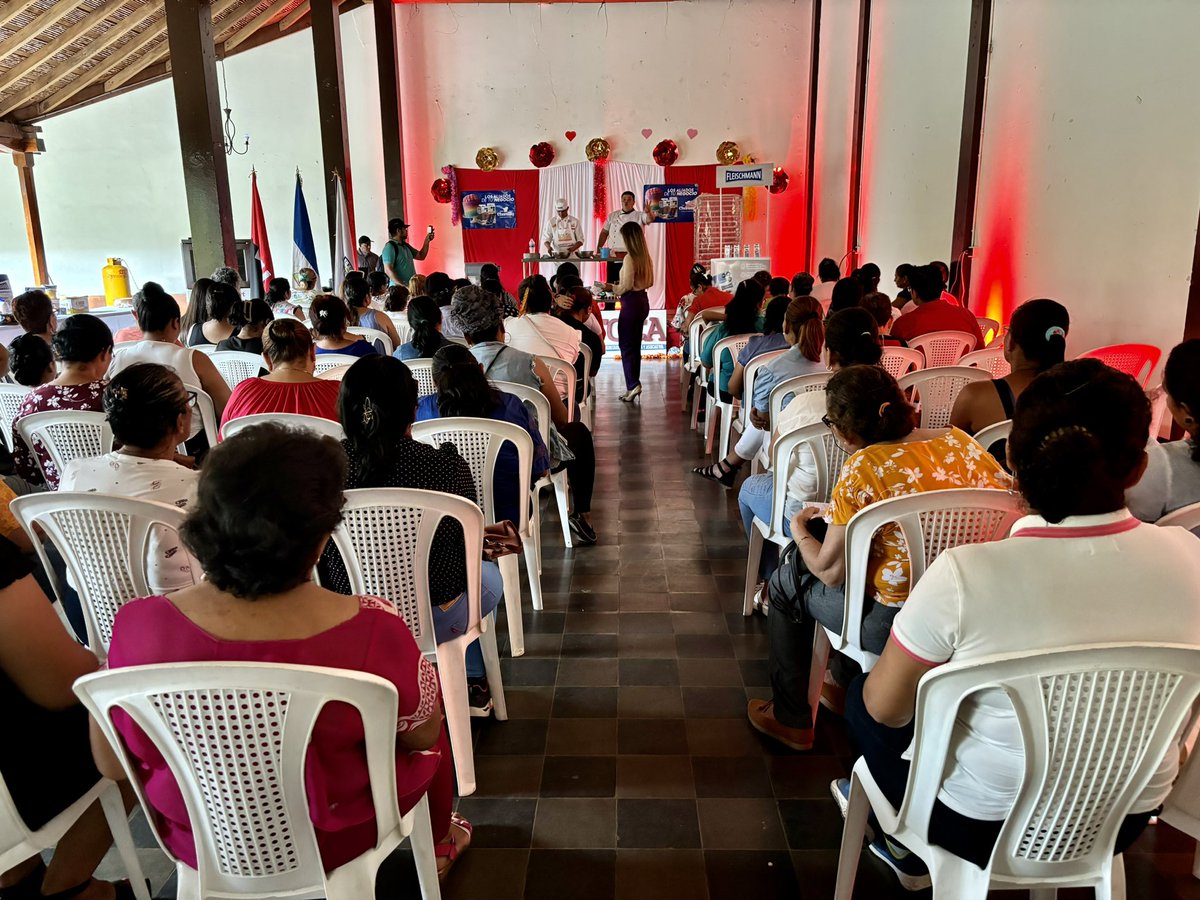 MefccaLeon's tweet photo. En saludo al día de las Madres se desarrolló con éxito el Festival Pastelero “Madres Triunfadoras de la Economía Familiar” 

#LeonRevolucion 
#MEFCCA
#SoberaniayDignidadNacional https://t.co/gc1Ig2AQeu