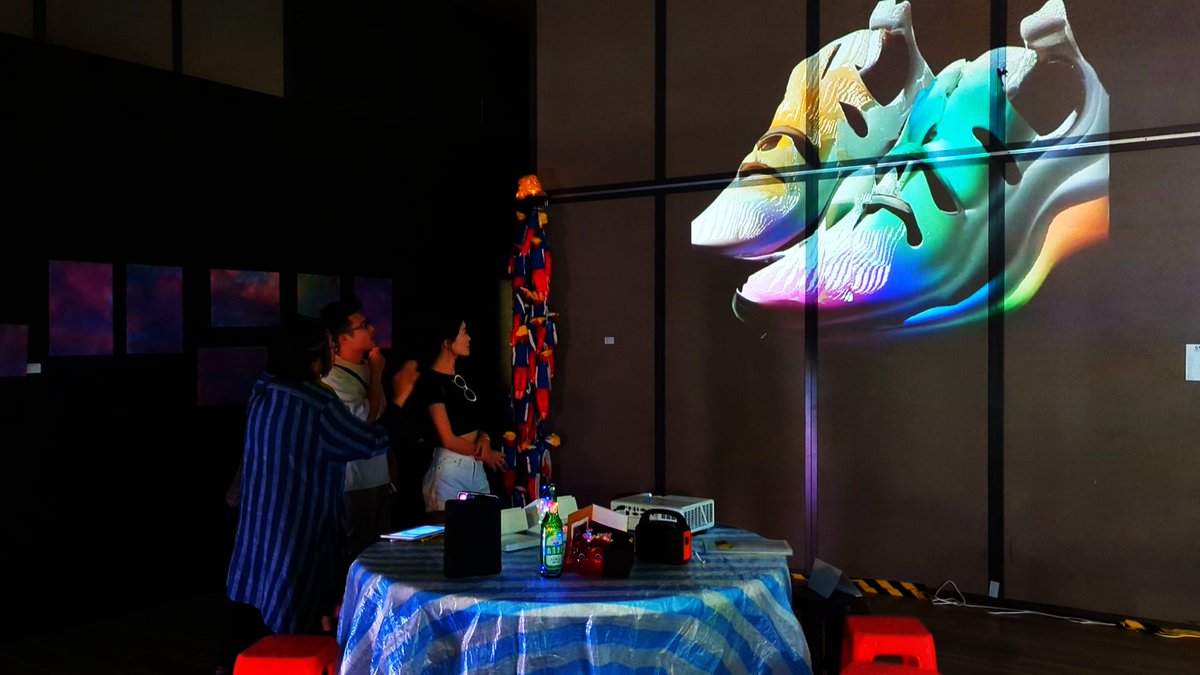 joncates's tweet photo. exhibiting artist 蘇盈如 Sue Su Su @yinjusu &amp;&amp; guests contemplating Airport Slip Ons by @SkyGoodman4 at Glitch Art Gallery &amp;&amp; 藝術宮 Artgong 's exhibition in the Night Art Fair Taipei, Taiwan! ✈️✨🖼️ https://t.co/OYLpxHvY1U