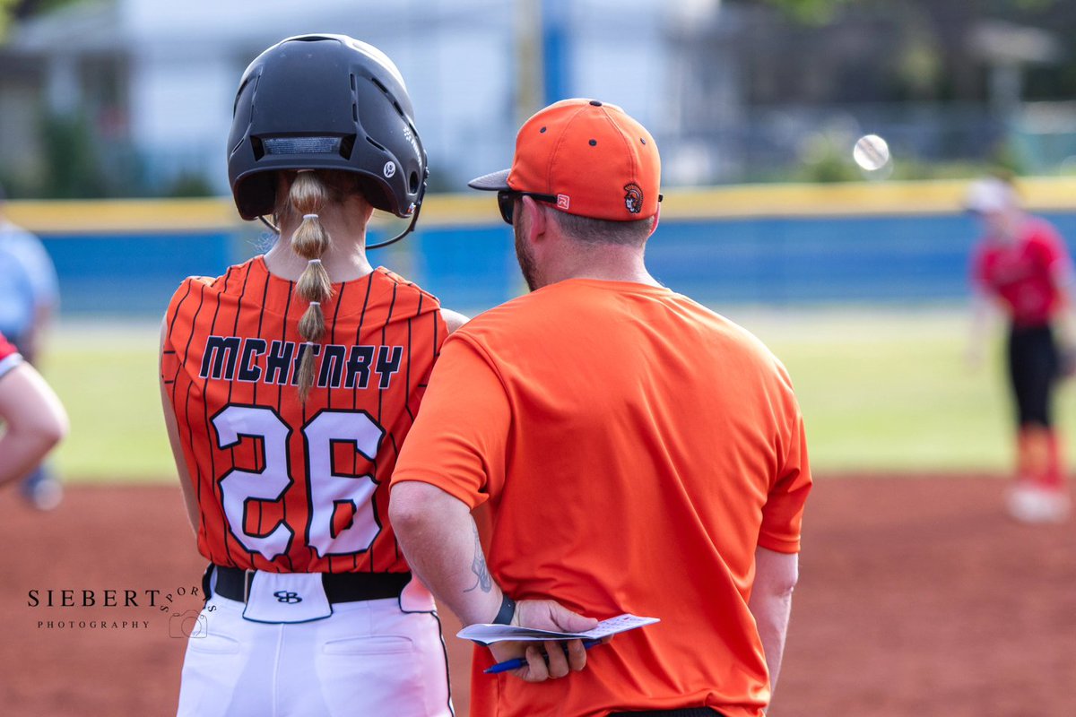 WyattSiebert's tweet photo. McHenry Warriors Varsity Softball season ends with a tough loss to Huntley. It's been an absolute pleasure and honor to have covered the season and to have captured some awesome moments and memories 🙏🙏
@SoftballMchenry @WE_R_WARRIORS1 https://t.co/qJb3QphQHM