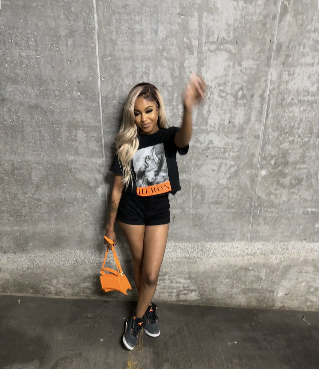 badbitch2you's tweet image. I’m sexy so he nervous 🫦 #flyshit #ohok #itsnuthin