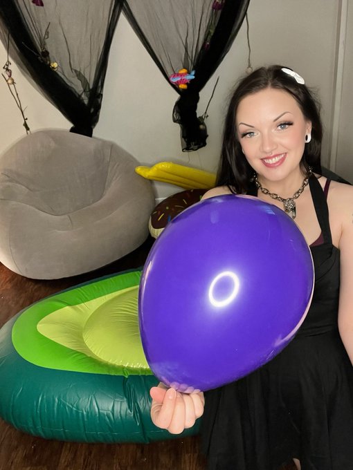 Filming new content tomorrow !! Deletion video 🥵 🥵 https://t.co/WkaiUislbp<a href="/tag/balloon"class="tags"><span>#balloon</span></a><a href="/tag/inflatable"class="tags"><span>#inflatable</span></a>