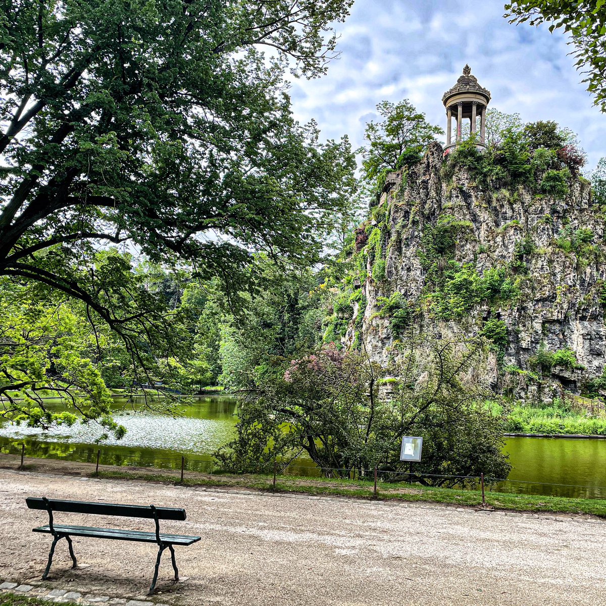 Parc des Buttes Chaumont - Paris 19

#parisladouce #paris #pariscartepostale #parisjetaime #pariscityguide #paris19 #thisisparis #visitparisregion #patrimoine #architecture #streetofparis #parc #jardin #parcdesbutteschaumont