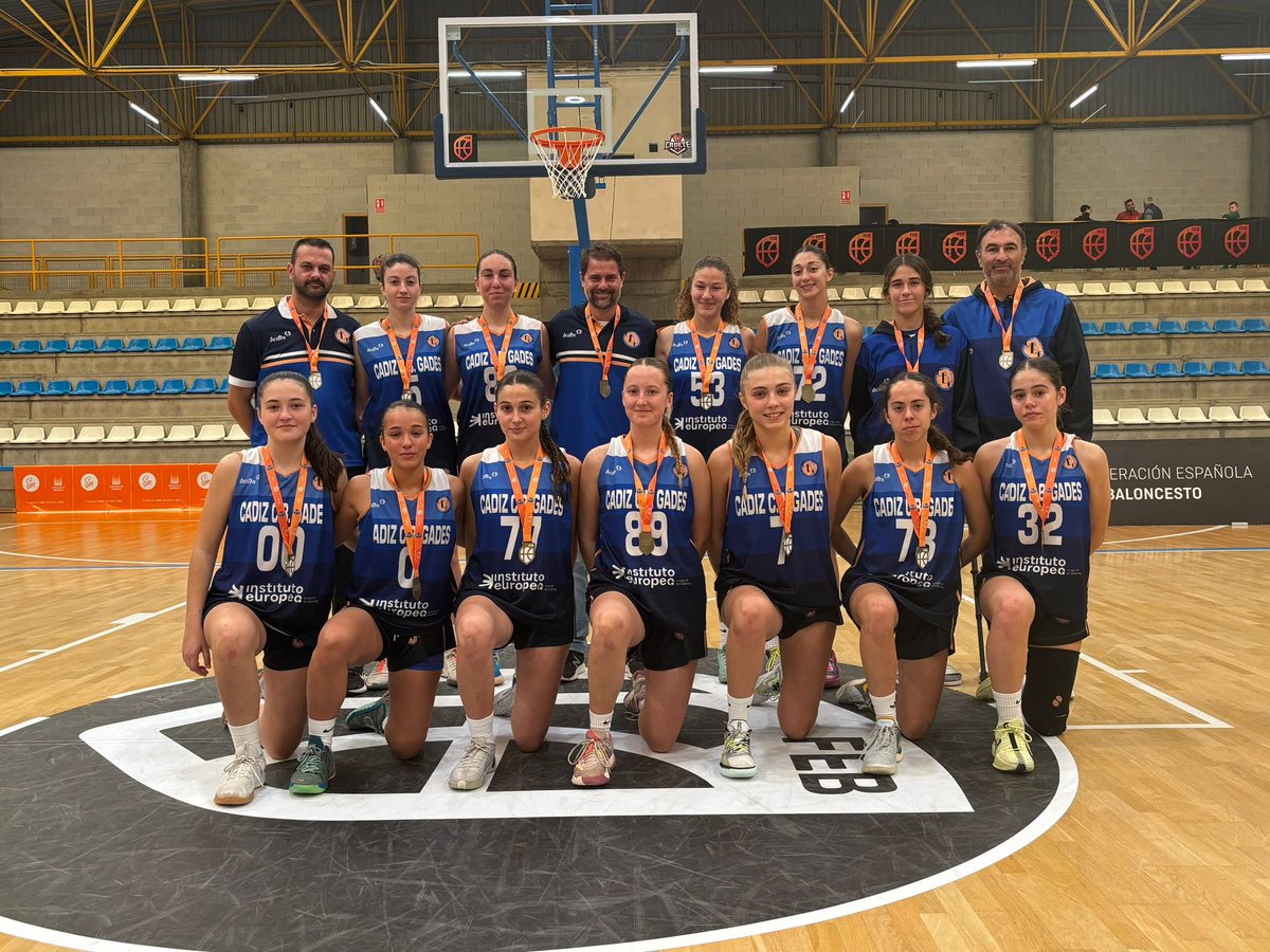 ‼️Campeonato de España #FEBCadeteF2024 ‼️ Nuestras chicas en casa tras caer en octavos ante SPAR Gran Canarias. Una gran temporada de estas chicas, que han llegado muy lejos y jugado un gran papel, poniendo el nombre del baloncesto gaditano muy alto. Enhorabuena 💪🏽💙🤍