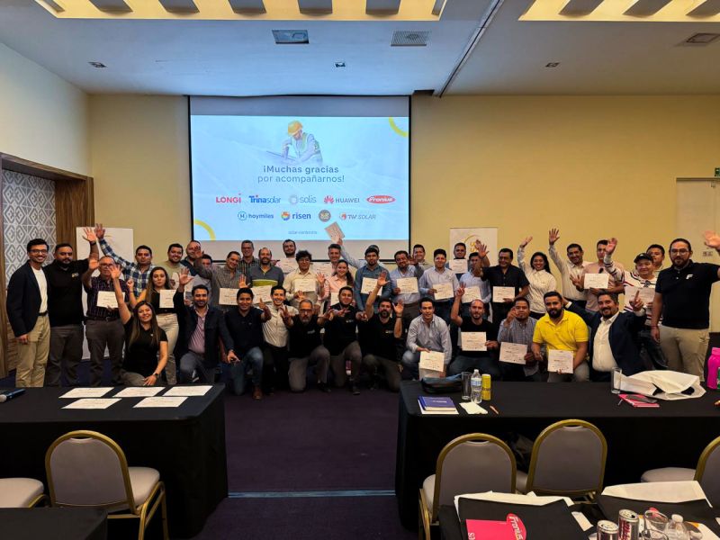 Solis_Inverters's tweet photo. #SolisTraining in #Mexico: Honored to join 𝗦𝗼𝗹𝗮𝗿 𝗕𝘂𝘀𝗶𝗻𝗲𝘀𝘀 𝟮𝟬𝟮𝟰, organized by @SolarCenterMX in #León! Our Solis LATAM team provided expert insights and tailored services to all participants. Learn more about our inverters at [https://t.co/UzrE2dzSl6] https://t.co/HUiPRuGeLc