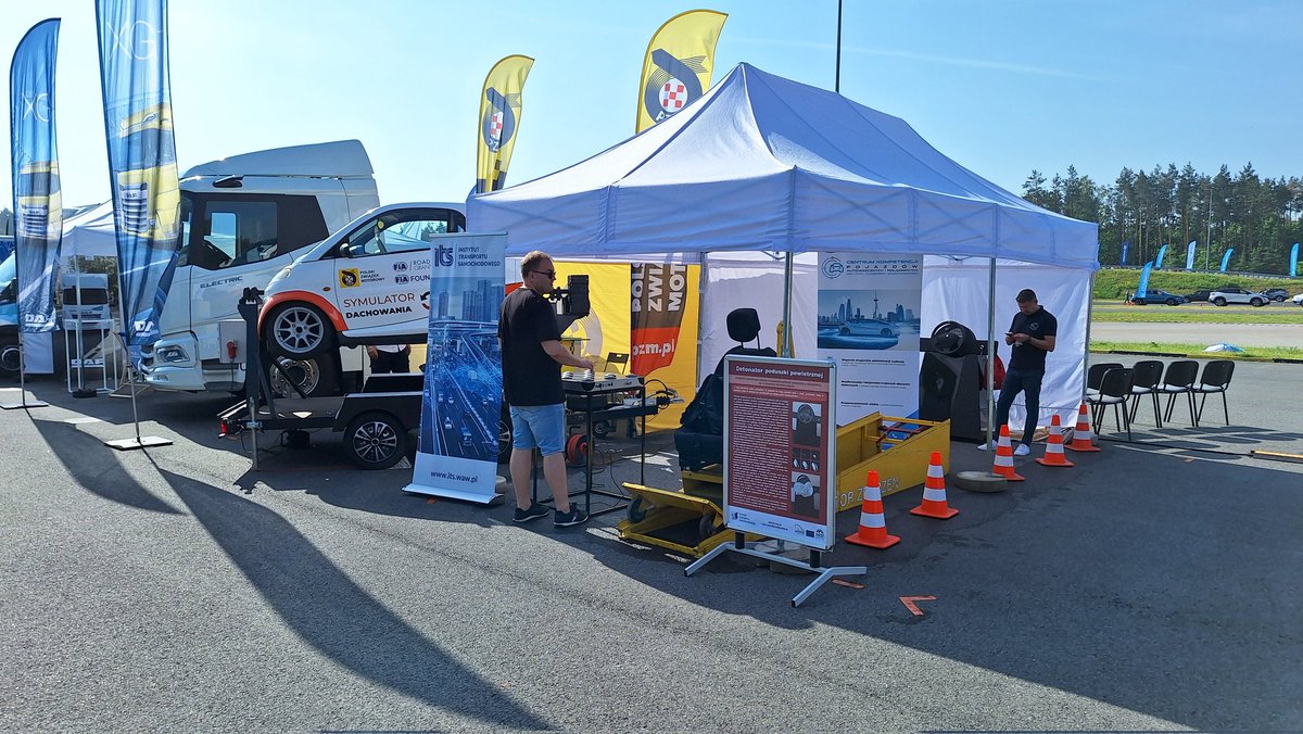 ITS_waw_pl's tweet image. Dziś i jutro wraz z @OfficialPZM jesteśmy na #TorModlin w ramach #EVExperience, gdzie prezentujemy symulatory i inne atrakcje w formacie #BRD