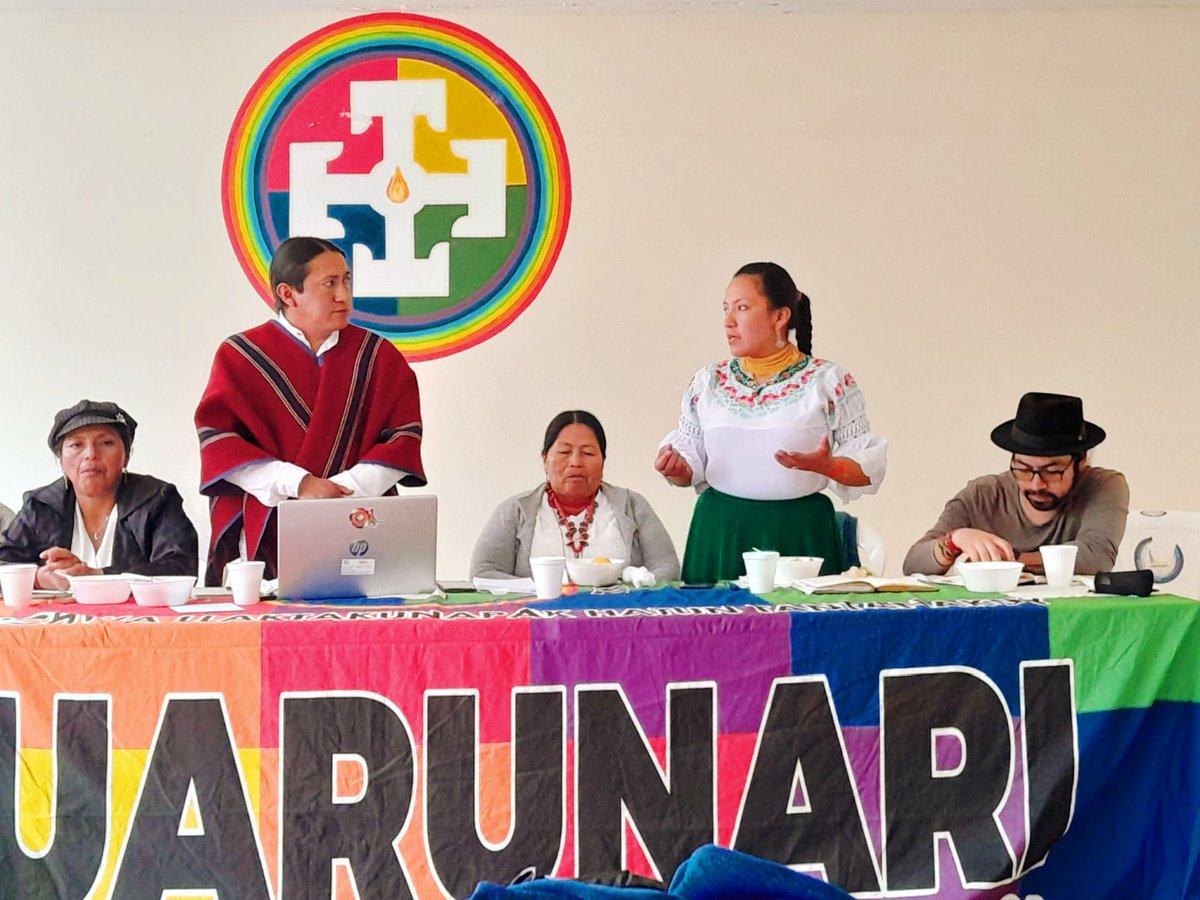 AinaguanoAlbert's tweet photo. La @ecuarunari_ofic lideró la asamblea resolutiva y solucionó el #Llaki relacionado con los predios, donde los @PueblosKayambi y @PuebloKitu, conforme lo resuelto acordaron la legalización de predios mediante el sistema justicia indígena.
#JusticiaIndígena
#DefensaDeTierras https://t.co/MphtDUW0HO