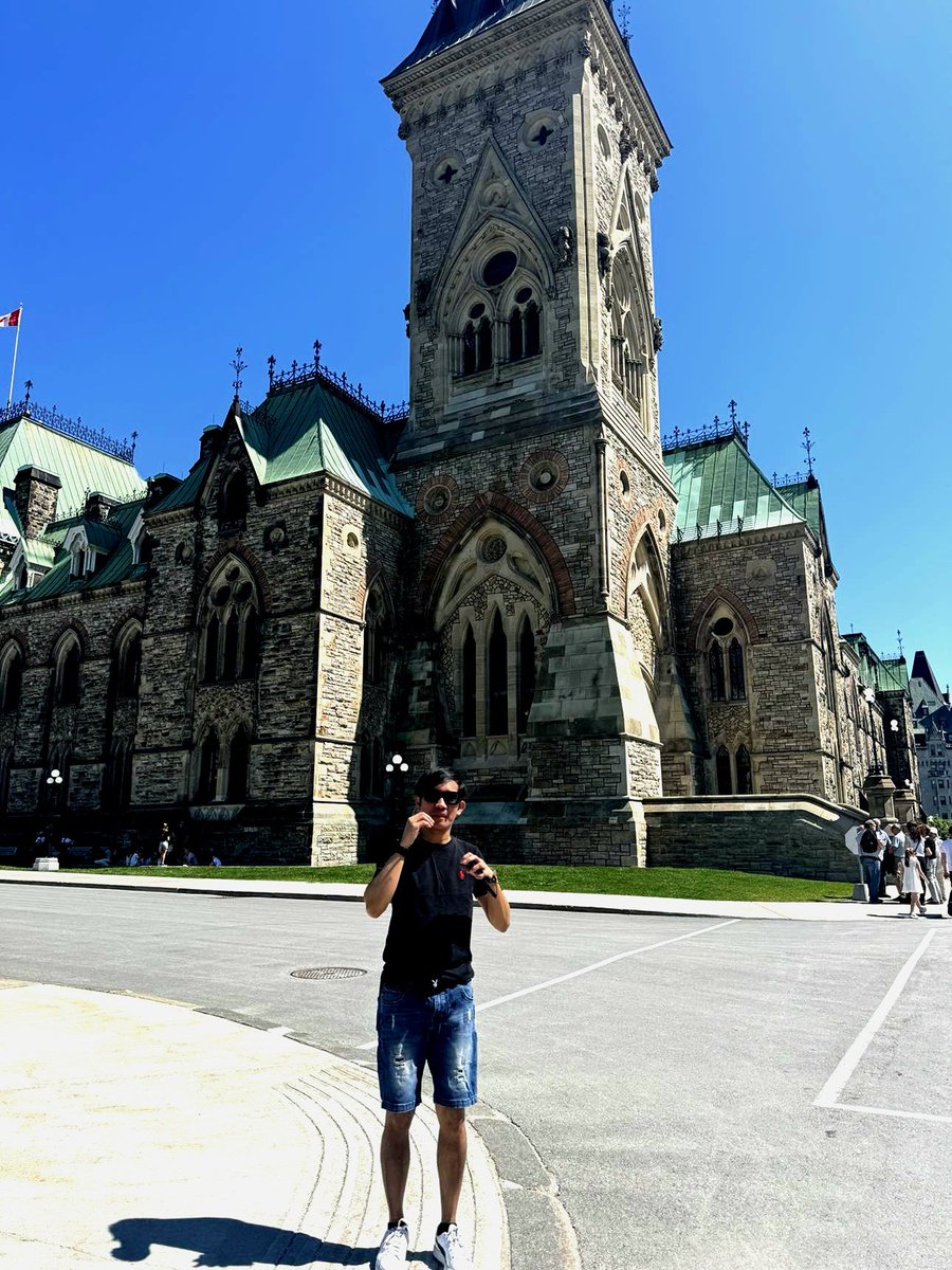 DonStephenGB's tweet photo. Parliament Buildings in Ottawa 🇨🇦🇨🇦🇨🇦 https://t.co/kIqdJXVT1X