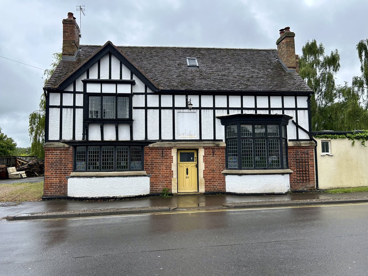 Ex #PubFrontFriday The Salutation, Blunham, Beds