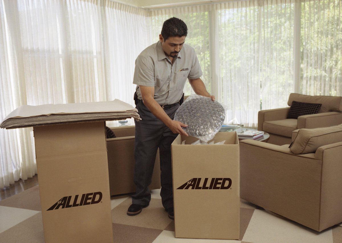 JobbersAllied's tweet photo. Moving can be stressful, but it doesn't have to be. Here are some tips to make your move easier:
- Start packing early
- Label your boxes
- Hire a professional moving company like Jobbers Moving &amp; Storage! https://t.co/25smDceFpG