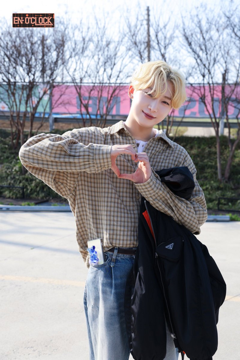 sunoos_fool's tweet photo. 240524 EN'O CLOCK ep.96 behind

#선우 #SUNOO 📸 https://t.co/XvfJEfAr5A