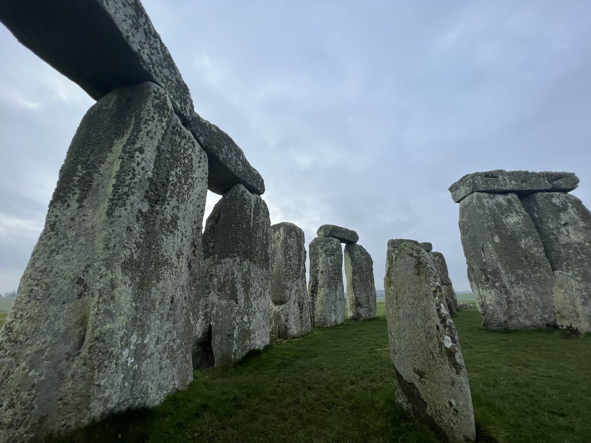 Sunrise at Stonehenge today (24th May) was at 5.02am sunset is at 9.04pm ☁️