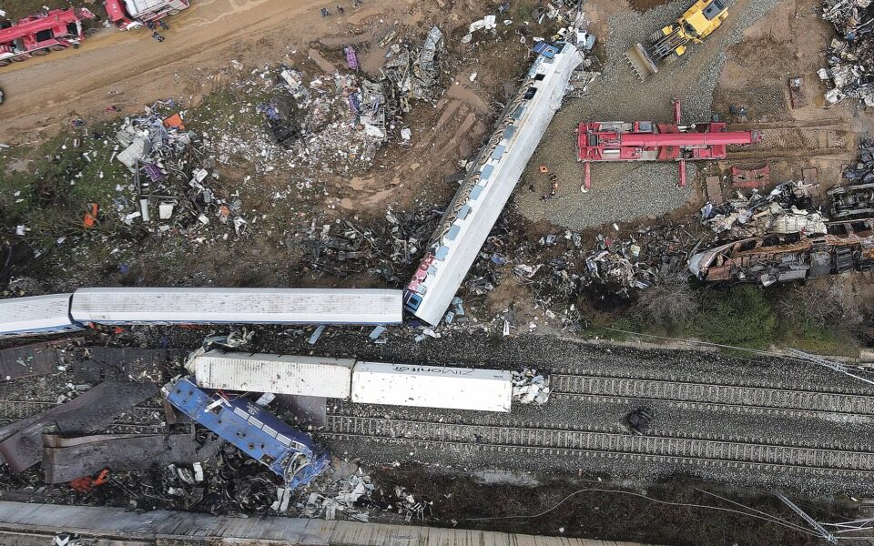 In open letter to PM, Tempe train crash victims’ families allege interference in the investigation dlvr.it/T7KWTY