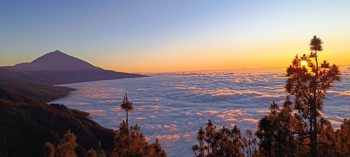 Javiroj71852231's tweet photo. Que suerte tener este paisaje a 30 minutos https://t.co/TMMG6T1mPE