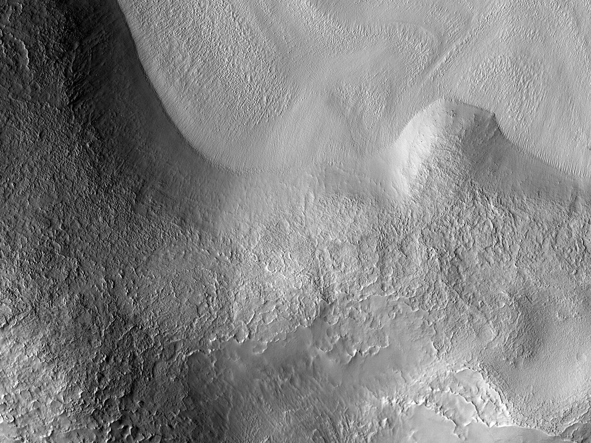 HiRISEDeutsch's tweet image. Gelände nahe Nilosyrtis Mensae

Das Landschaft dieser Region umfasst Klippen, Hochebenen und weite Täler.

Nummer: ESP_051875_2135
Erfassungsdatum: 20. August 2017
Distanz: 288 km

uahirise.org/hipod/de/ESP_0…
NASA/JPL-Caltech/UArizona
#Mars #NASA #Deutsch #German #Wissenschaft