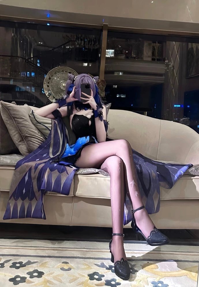 AnnalysaConard's tweet photo. 這套刻晴的服裝真的好看，忍不住在發一次😊 https://t.co/BhdirW5UAe