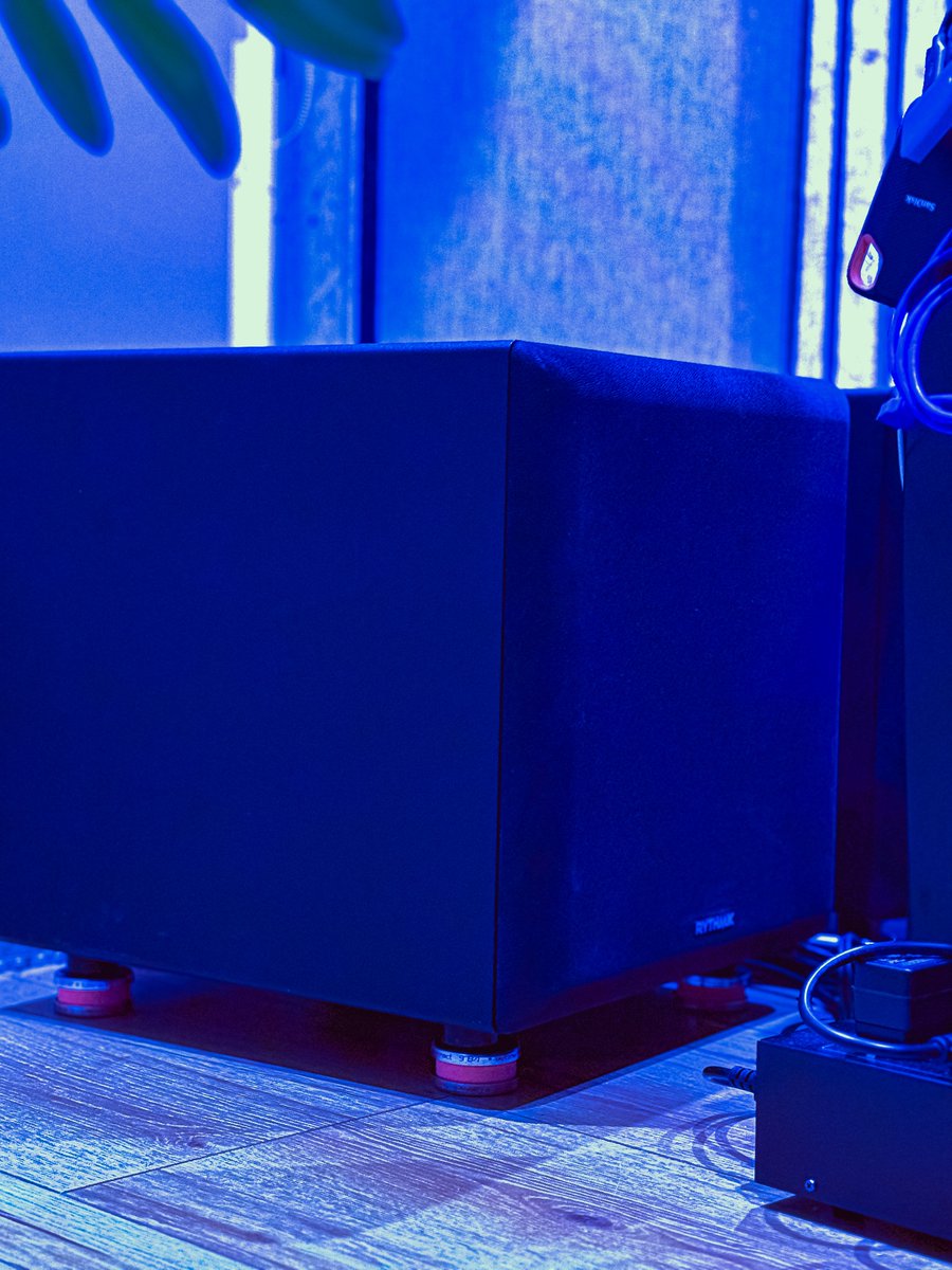 blackviewstudio's tweet image. 🎛️System skalibrowany na nowo i tym samy mamy jeszcze większą kontrolę nad najniższym pasmem. (Bardziej dokładną) 🆙 👌🙂
Udało nam się obliczyć częstotliwość rezonansową na poziomie 10hz całego systemu.
Więcej info na moim IG @blackviewstudio
.
#blackviewstudio
#mixandmastering