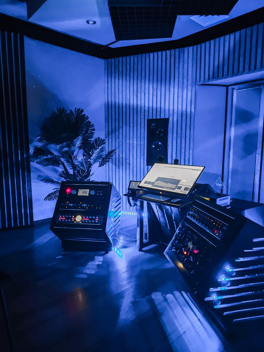 blackviewstudio's tweet image. 🎛️System skalibrowany na nowo i tym samy mamy jeszcze większą kontrolę nad najniższym pasmem. (Bardziej dokładną) 🆙 👌🙂
Udało nam się obliczyć częstotliwość rezonansową na poziomie 10hz całego systemu.
Więcej info na moim IG @blackviewstudio
.
#blackviewstudio
#mixandmastering