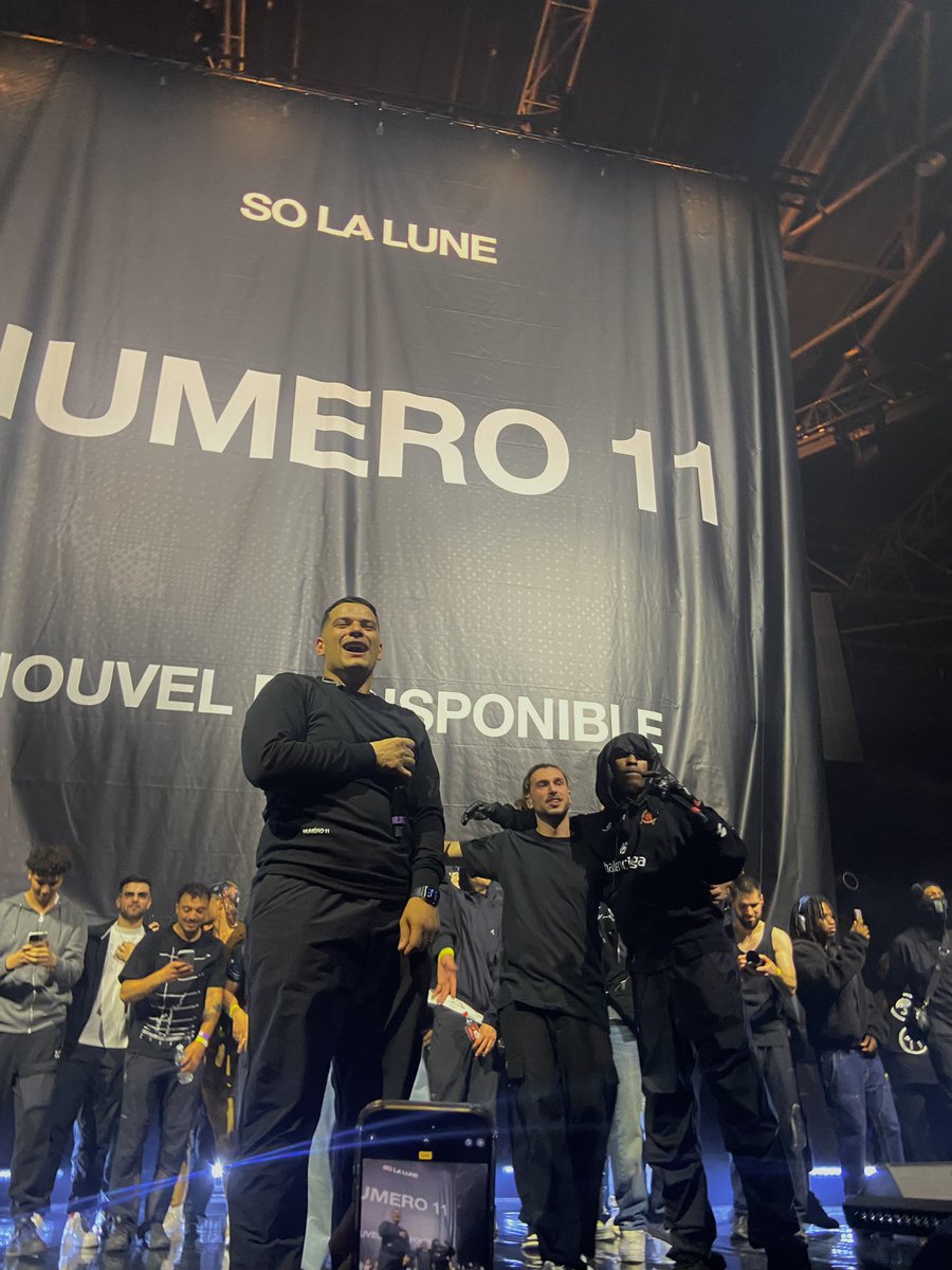 __alrick__'s tweet photo. Encore une année où c’est Tsuki qui fera le meilleur concert ! Merci @solaluneoff pour ce zénith 🌙㊗️ https://t.co/07z0cm1i0d