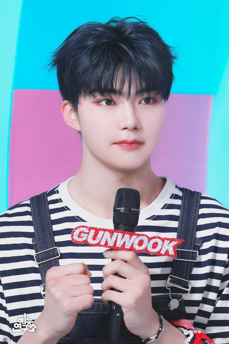 껀앵 tweet media