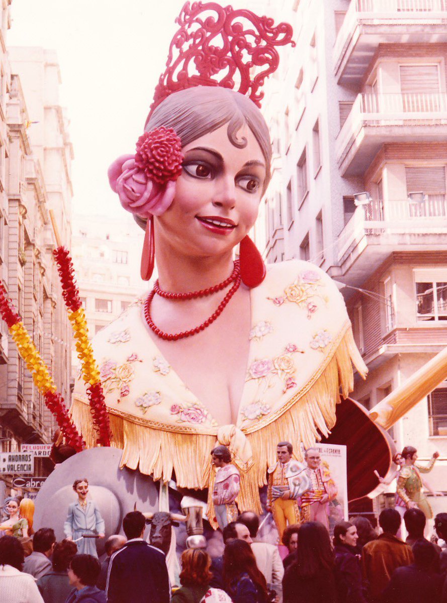 “La Festa Nacional”, Julián Puche, Falla Sant Vicent-Periodista Azzati, 1978.