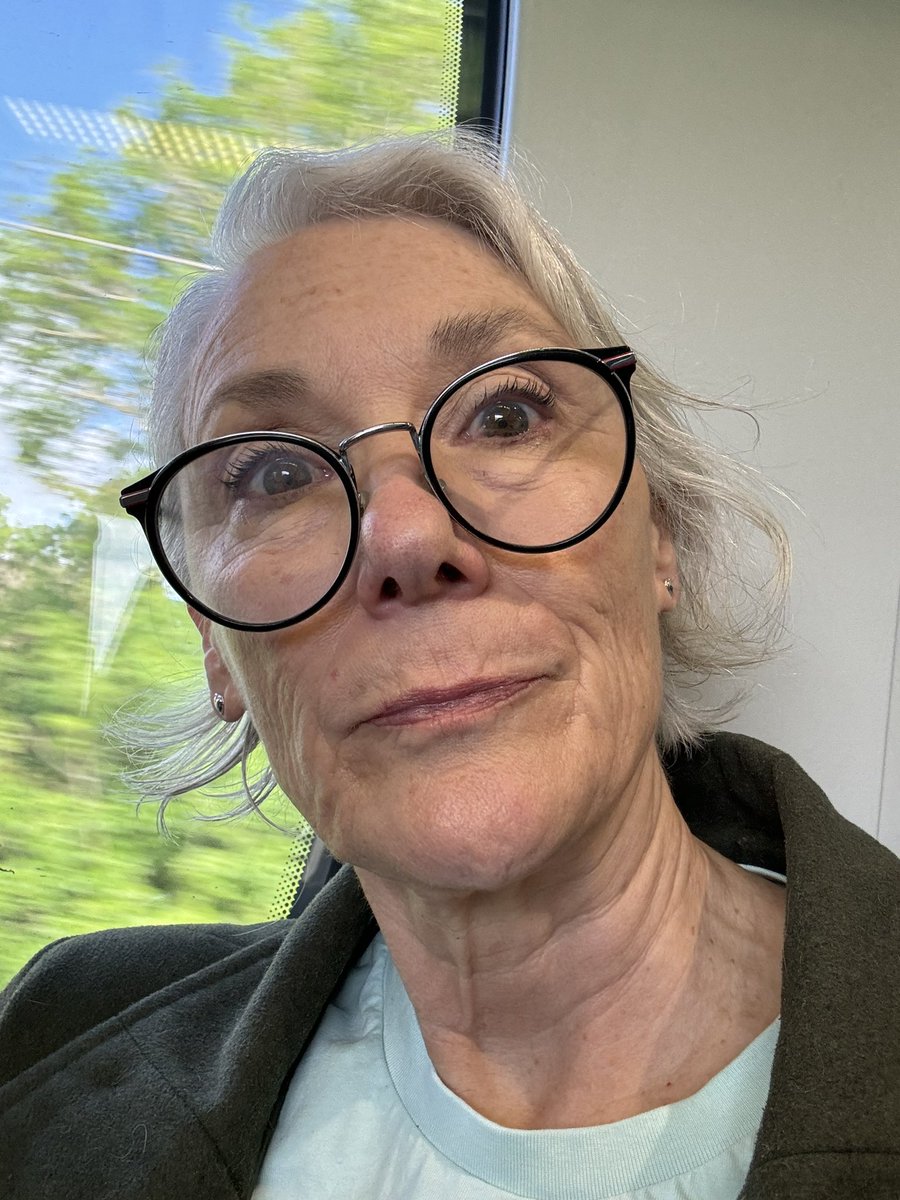 TerryBamberger's tweet image. It is what it is, People. Just nooot feelin it today! Day#2 Shakespeare workshop-taking a crack at Calaban. Train 🚆 London. Another “no”…gotta buck up! #determined #actorslife #gratefulactor #casting @talent_ap