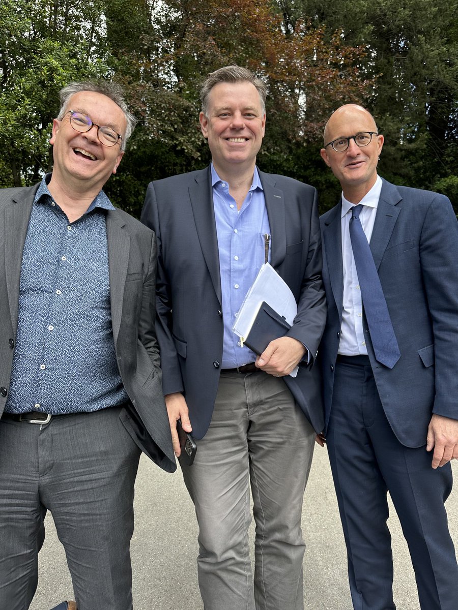 Robin Brooks tweet media