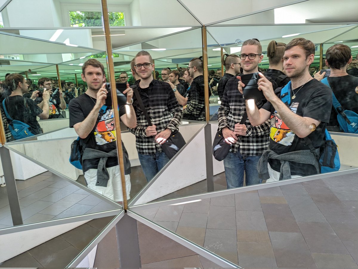 SlowRunsLive's tweet image. Gestern bin ich wieder nach einer langen Reise in Deutschland angekommen und habe unseren Software Mann @serdrad0x besucht. Spendentracker und vieles mehr, was man in den Streams so gar nicht richtig wahrnimmt, wurden von ihm gemacht.