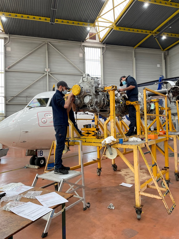 📢 Journée Mondiale des Mécaniciens Avion ⚙️C’est l'occasion de rendre hommage à nos collègues mécaniciens de la Direction Technique d'Air Corsica, pour leur dévouement au service de la #sécurité des vols Un grand merci à eux pour leur #engagement et leur #professionnalisme