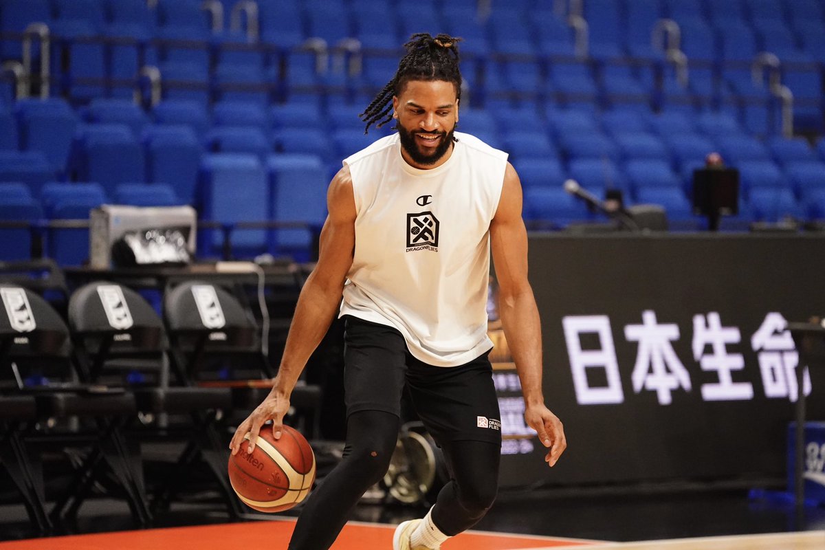 𝗝 𝗯𝗮𝘀𝗸𝗲𝘁 tweet media