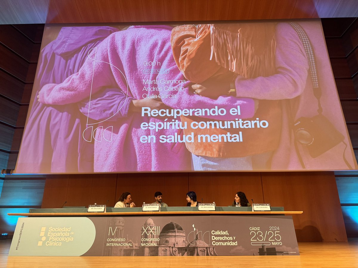 Comenzamos el segundo día de congreso con la mesa “Recuperando el espíritu comunitario en salud mental” , con <a href="/MartaCarmonaOs/">Marta Carmona</a> , Andrés Caballo y Olalla García.

#CongresoSEPC2024