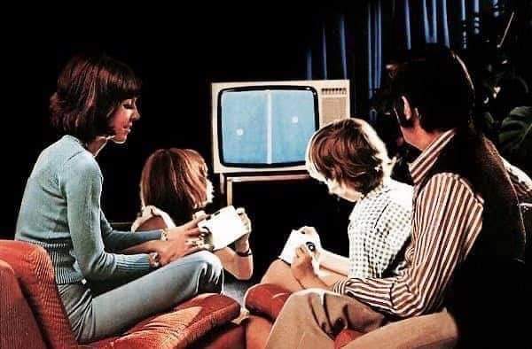 Hoy hace 52 años que se presentó la primera videoconsola del mercado: la Magnavox Odyssey. En 6 meses vendió más de 100.000 unidades.