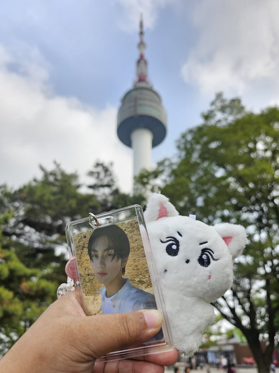 arahernandez's tweet photo. Sunduin na kita for fanmeet sa May 28 😁 #jungwon @ENHYPEN_members #seoultower #namsantower https://t.co/tXjkxeFCGZ