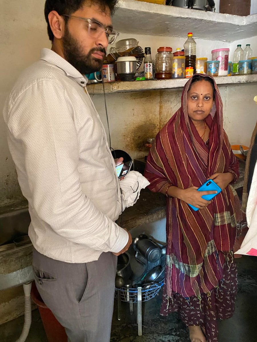 vido1417's tweet photo. Conducted a basic safety check at 12 customer premises in Sujabad, Chandauli. Educated customers on essential LPG safety tips. Replaced 3 defective hosepipes to ensure safer usage. #SafetyFirst #LPGSafety #Chandauli @thakurkm007 @IOCL_UP @rajesh29536 @DirMktg_iocl https://t.co/qbFXqnDz4Z
