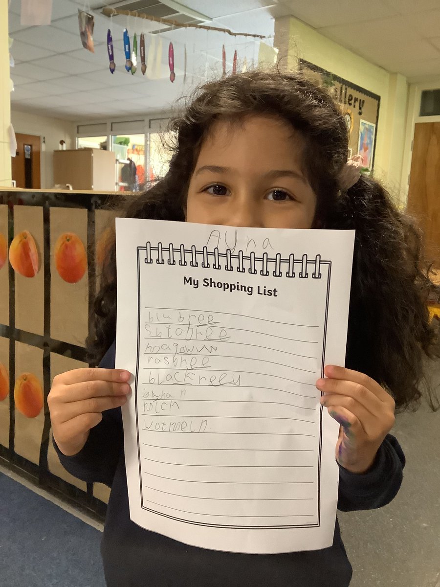 LeyTopPrimary's tweet photo. Some Reception children enjoyed a visit to ALDI yesterday to buy fruit to make superhero smoothies!
The children were super representatives of Ley Top Primary School 😀 https://t.co/3O1dKEc2a6