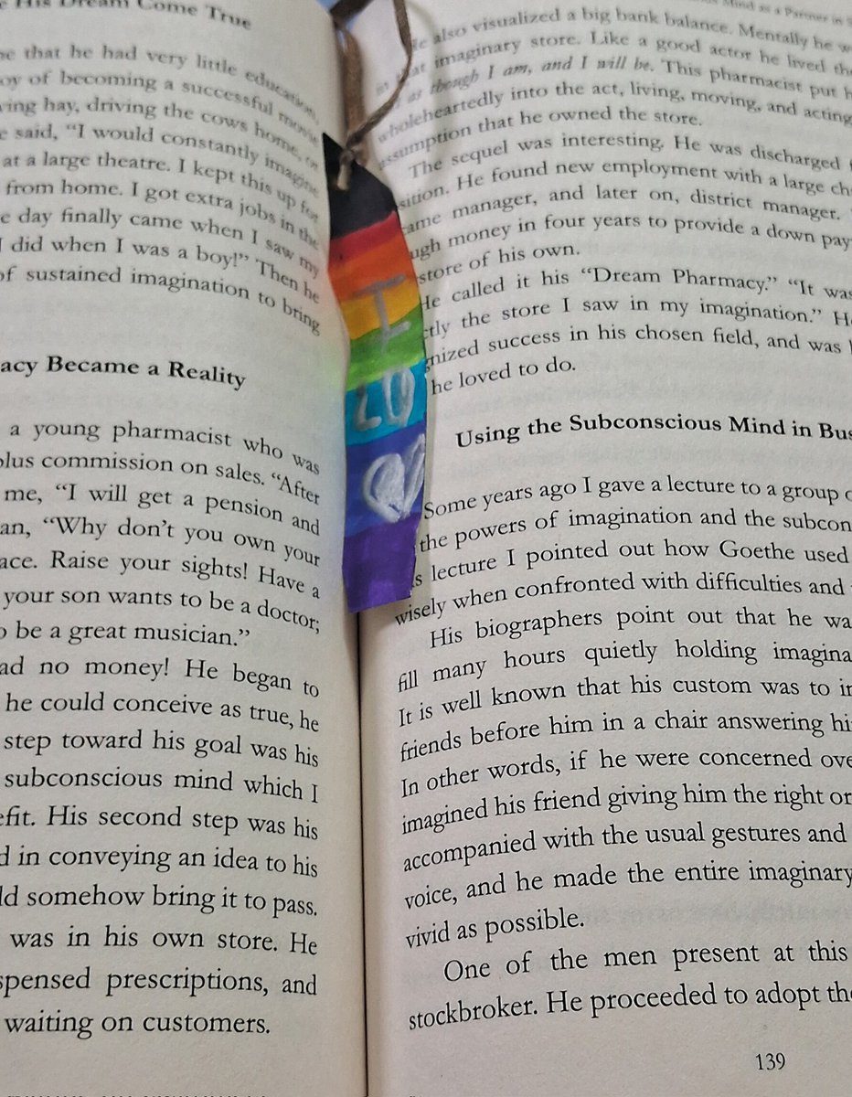 cailajindal's tweet image. Beautiful bookmark made by my princess for me 😍😊 👸
Pure #souls &amp;amp; full of innovative ideas ❤️ #kids #preciousone #liveinmoment