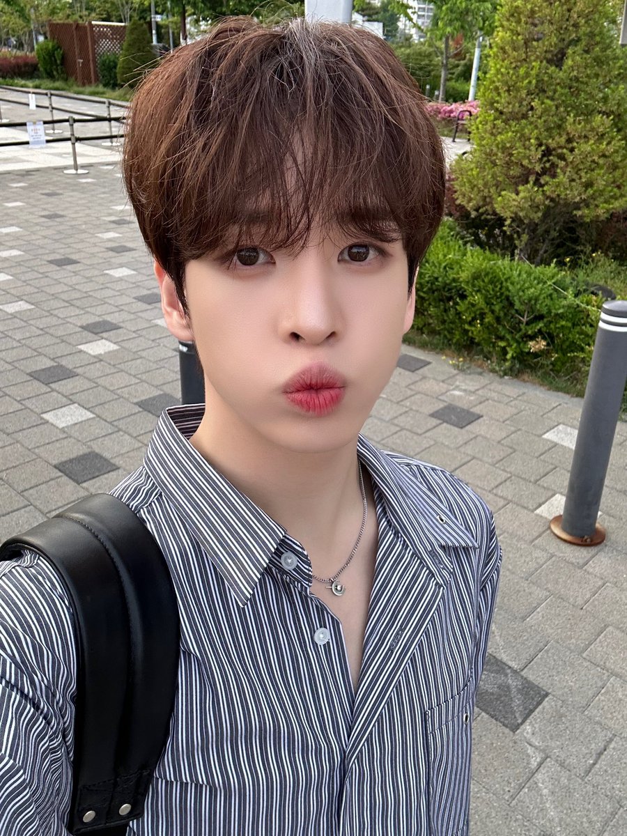 과거에서도 미래에서도 
난 러비티만 보고 싶어!! 😉🥰
#앨런 #ALLEN