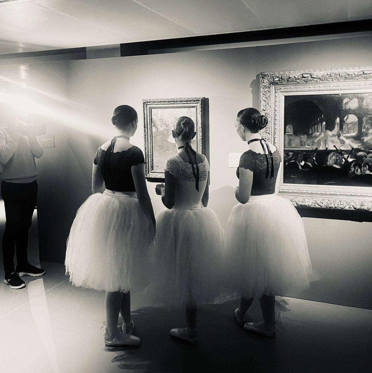 Behind the scenes of Discovering Degas, the latest exhibition opening <a href="/burrellcollect/">The Burrell Collection</a> today 🩰 full report from last night’s <a href="/STVNews/">STV News</a> is available on the <a href="/WeAreSTV/">STV</a> player now. <a href="/glasgowlife/">Glasgow Life</a>