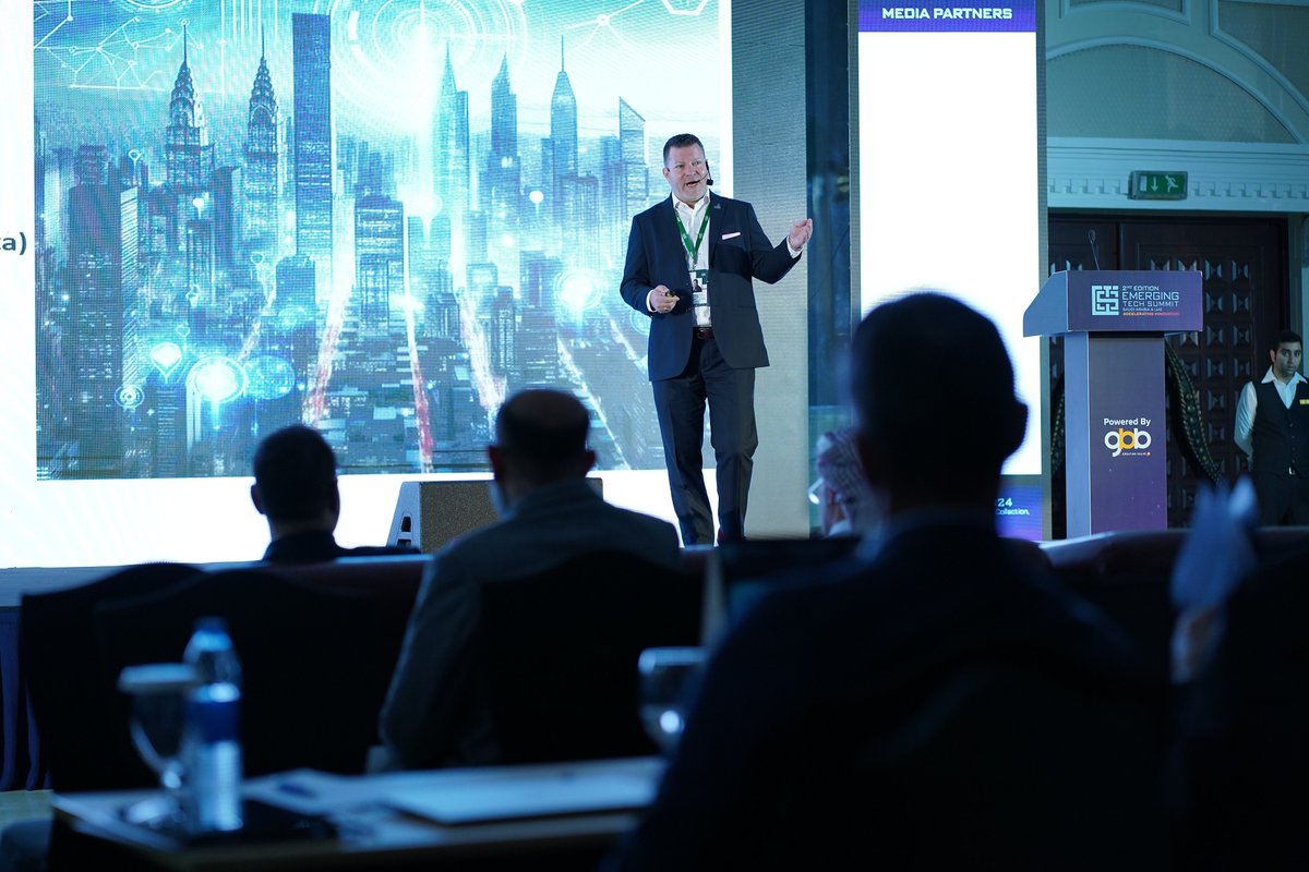 emerging_tech_'s tweet photo. On Day - 2, Christian Gleich, International Ambassador of the European Blockchain Association e.V., led an enlightening AI Masterclass titled "Artificial Intelligence: Aligning Technical Expertise with Commercial Strategy along the Value Chain to Accelerate Innovation." https://t.co/cEPmghBdi5