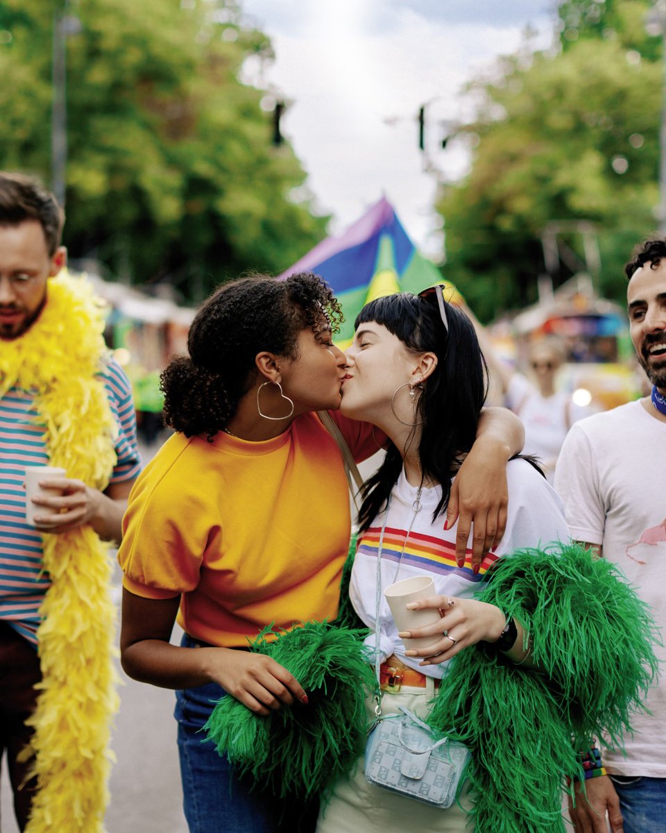 WienTourismus Newsroom (@wieninfob2b) on Twitter photo Start der <a href="/ViennaPride/">Vienna Pride</a>! 🏳️🌈 Von 25. Mai bis 9. Juni wird Wien zur Regenbogenhauptstadt.
Highlight: Regenbogenparade am 8. Juni auf der Ringstraße. 🌈 Feiern wir Vielfalt und Gleichberechtigung!
Mehr Infos & alle #ViennaPride-Events im Überblick: wien.info/de/sehen-erleb… Start der <a href="/ViennaPride/">Vienna Pride</a>! 🏳️🌈 Von 25. Mai bis 9. Juni wird Wien zur Regenbogenhauptstadt.
Highlight: Regenbogenparade am 8. Juni auf der Ringstraße. 🌈 Feiern wir Vielfalt und Gleichberechtigung!
Mehr Infos & alle #ViennaPride-Events im Überblick: wien.info/de/sehen-erleb…