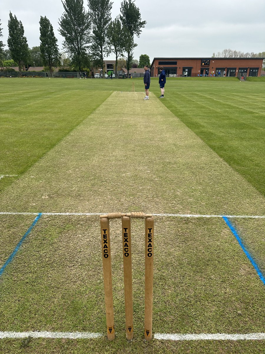 Looking for players this weekend at @Patchway , old or new….   Dust off your whites and enjoy a great day of Cricket. Dm if you help? Home match a Scott park🏏