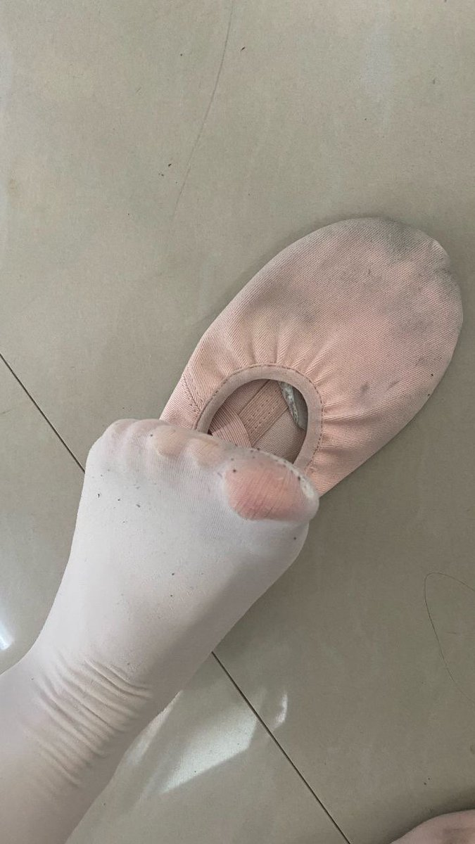 這是有味道的舞蹈鞋子~
#會有人想聞看看嗎🤣 https://t.co/cGvaWepWIy