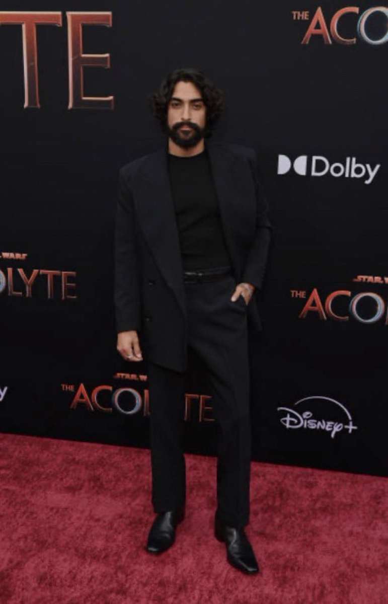 BREAKING: jabba the hutt stuns at the acolyte premiere