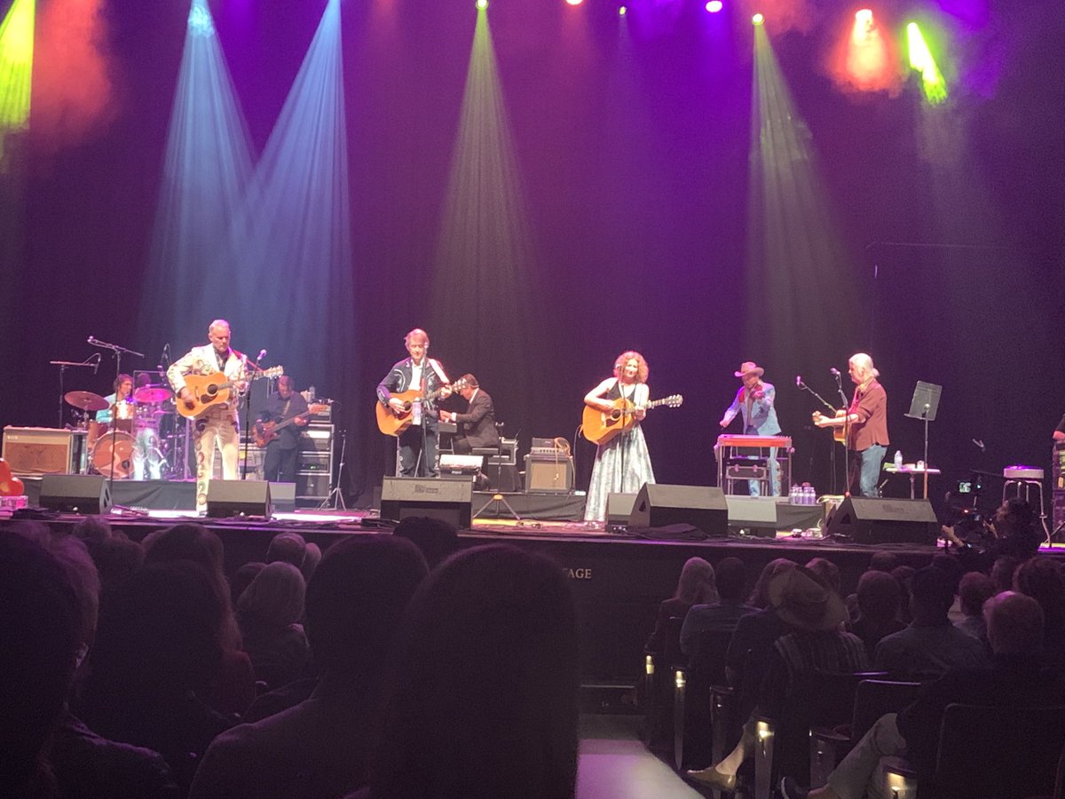 Here’s ⁦@kittythefool⁩ and @bluerodeo doing Carefree highway @masseyhall for #gordonlightfoot celebration.