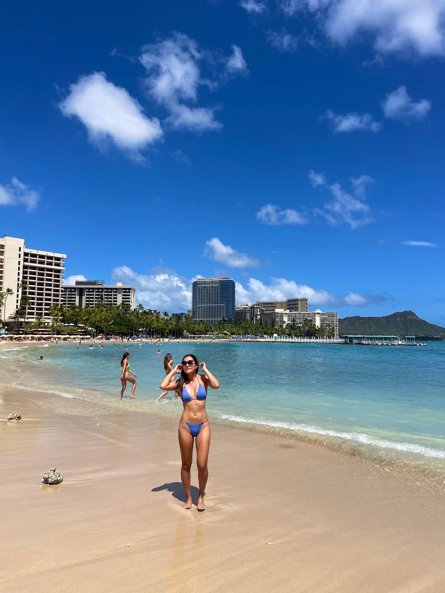 AyakaOkUNO's tweet photo. Who’s ready for the summer☀️🤪🥵💪
夏が始まる〜‼️
#takemebacktohawaii #ハワイ行きたい 〜 #hawaii #throwbackthursday https://t.co/kCc4yH7rsx