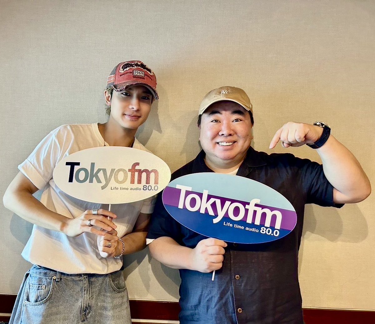 本日 #TOKYOFM 夕方6時 #KSTARCHART presents POP-K TOP10 Friday 本来、K-POPアイドルがゲストで来るコーナーらしく、ただのペン(ファン)の僕で大丈夫なのかなと…笑 ただリスナーの皆さんが共感できる話はできるかと！ KCONの感想戦してます！ 是非。