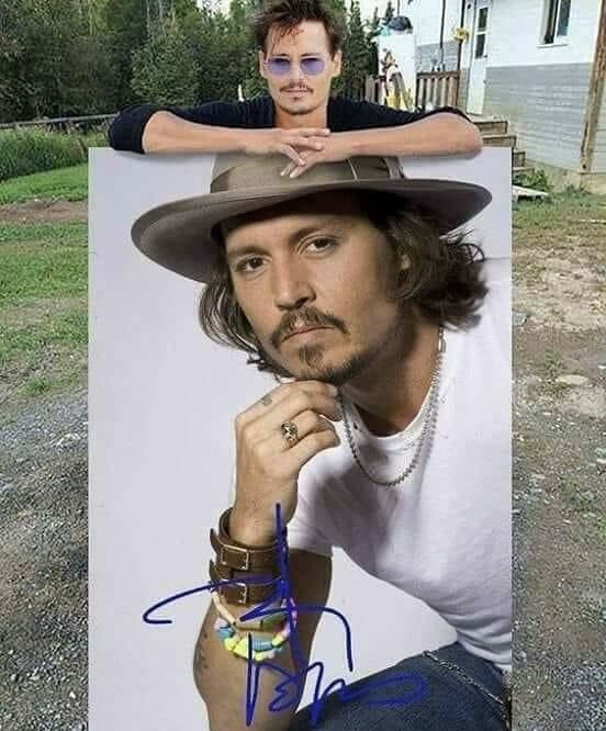 Just Johnny holding a painting of Johnny! 
🖤😍🥰🫠 #JohnnyDeppIsLoved
 #JohnnyDeppBestActor 
#JohnnyDeppForever 
#JohnnyDeppIsALegend 
#IStandWithJohnnyDepp 
#JohnnyDeppDior 
#JohnnyDeppIsABeautifulSoul💞 
#JohnnyDeppKeepsWinning 
#JohnnyDeppSexiestManAlive