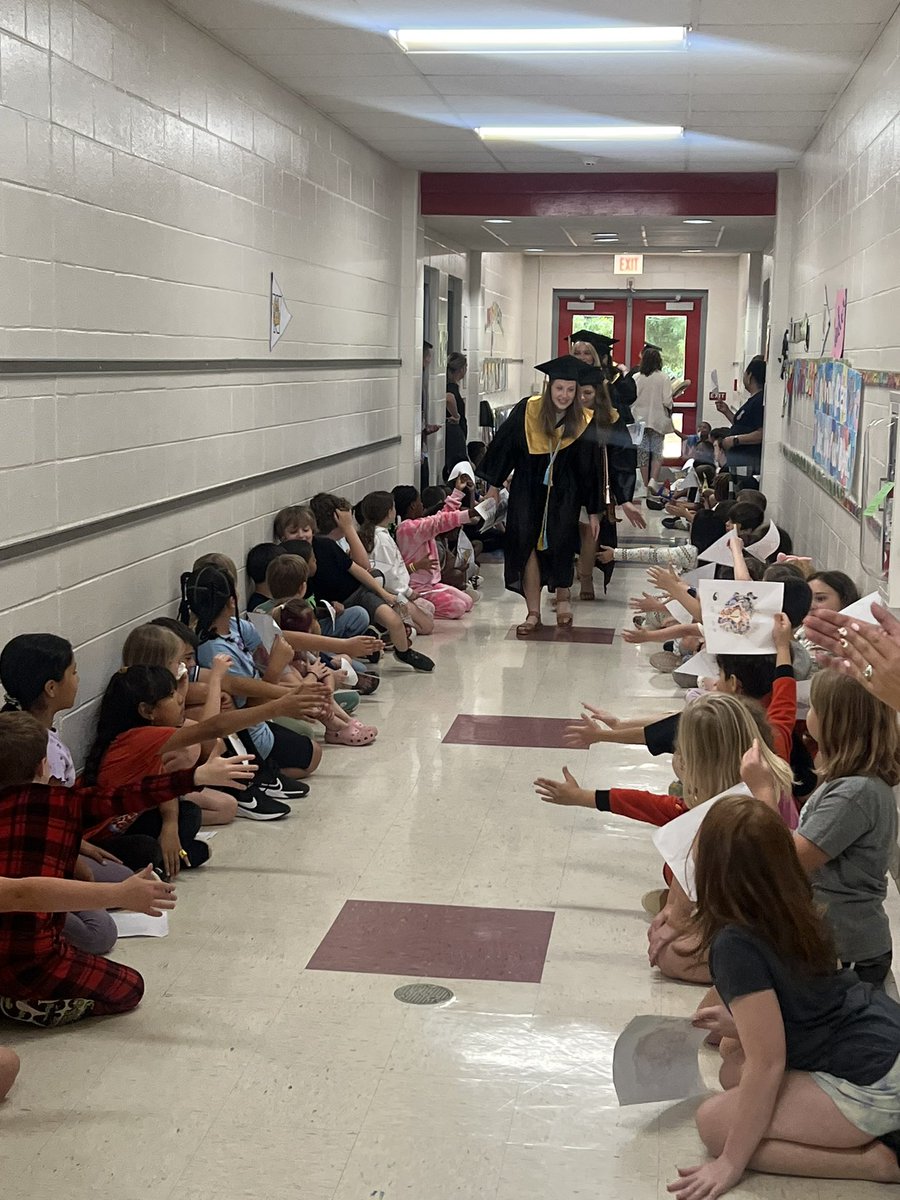 Leslie Ray tweet media